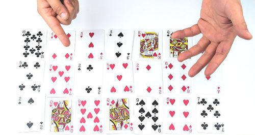 چگونه یک ترفند کارت جادویی انجام دهیم