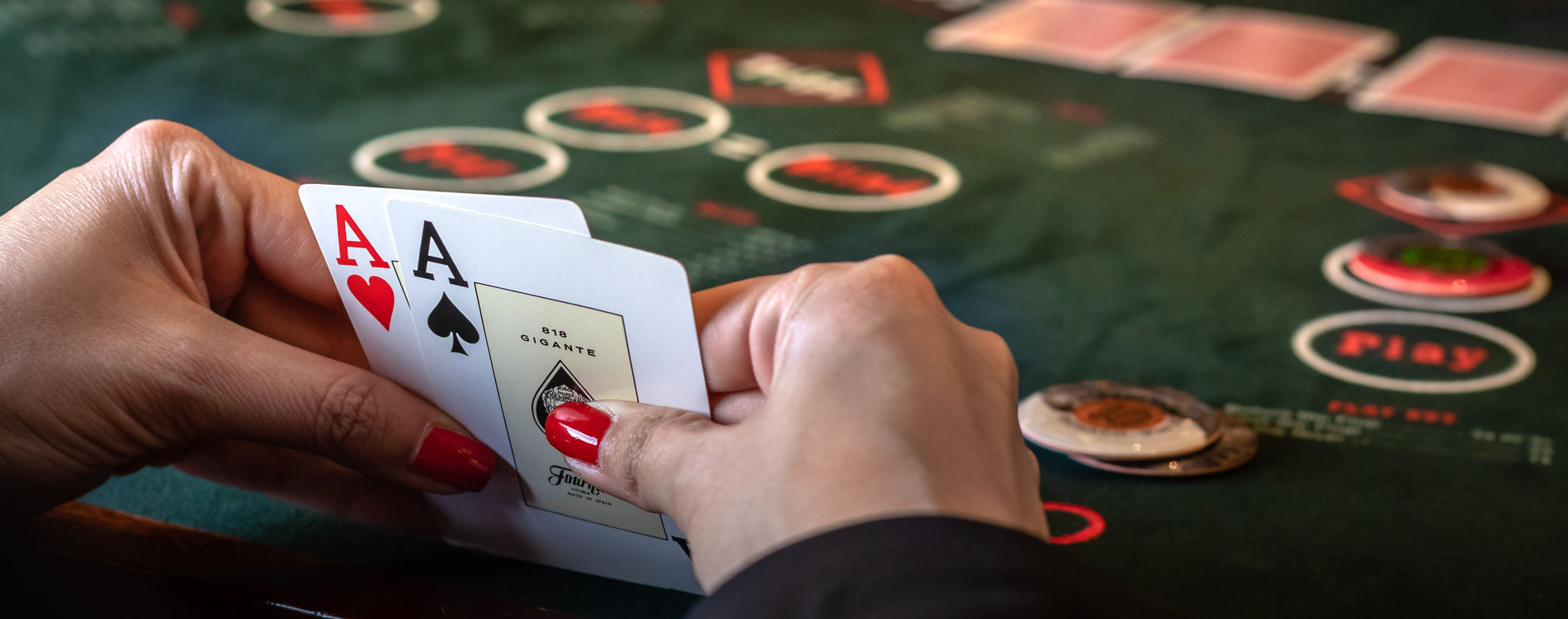 چگونه یک بازی پوکر بازی کنیم: رتبه بندی دست ها در بازی